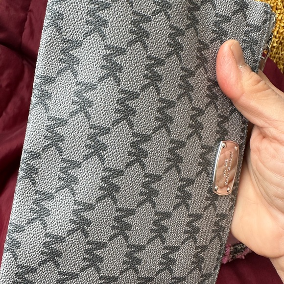 Michael Kors bag/clutch/belt bag Belt is missing - Picture 10 of 12